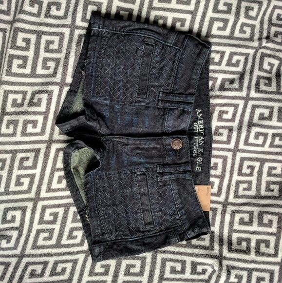 NWT AE black stitched design washed out shorts 00 - Picture 1 of 6